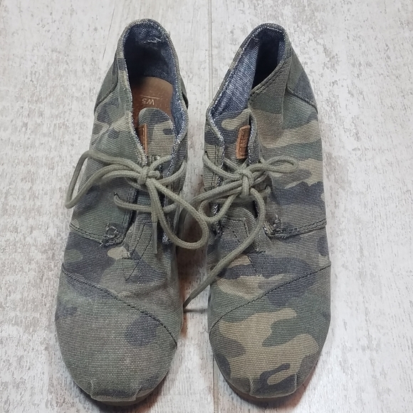 Toms Wedges Ankle Boot Size 5 in Camo - Picture 3 of 10